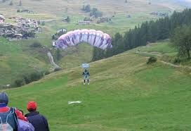 VOLO LIBERO: La Valtournenche diventa la capitale del deltaplano e del parapendio