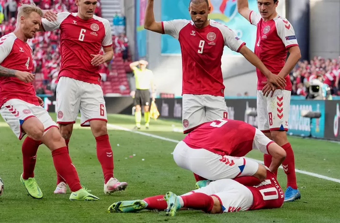 EUROPEI 2020: Malore per Eriksen durante Danimarca-Finlandia, è stabilizzato e in ospedale
