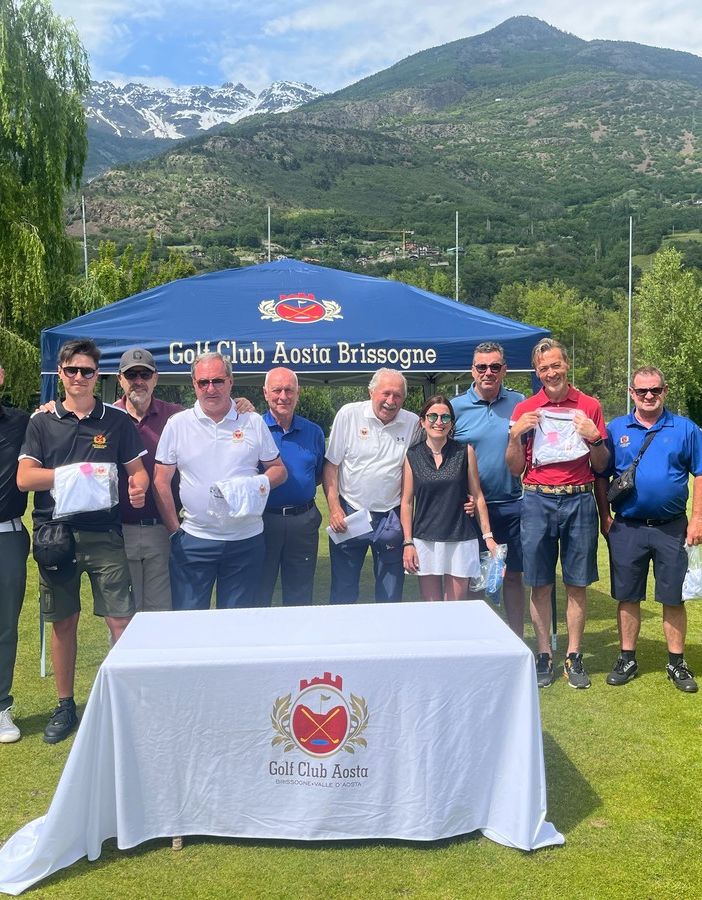 Da sinistra: Fabio Junod, Xavier Avoyer, Mauro Cornaz, Edi Avoyer, Gianfranco Ratibondi, Dario Comé, Francesca Rey, Michel Gal, Roberto Rossi e Franco Corino.