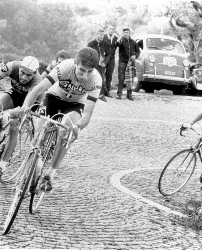Felice Gimondi in azione al Giro di Lombardia 1966 che poi vinse (Foto Credit: Archivio RCS)