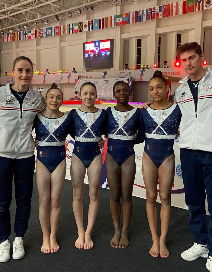Eleonora Ratti con la squadra francese ai mondiali Junior
