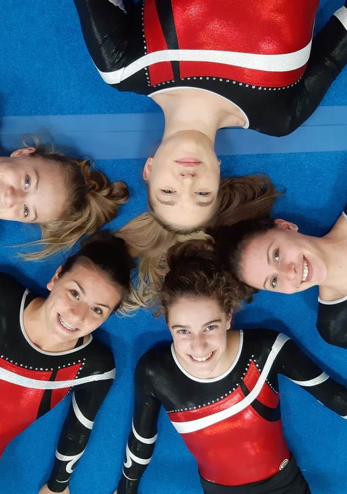 da sn: Vittoria Ramanzin, Serena Ramanzin, Asya Rosset, Nicole Sammartino e Sofia Chiumello