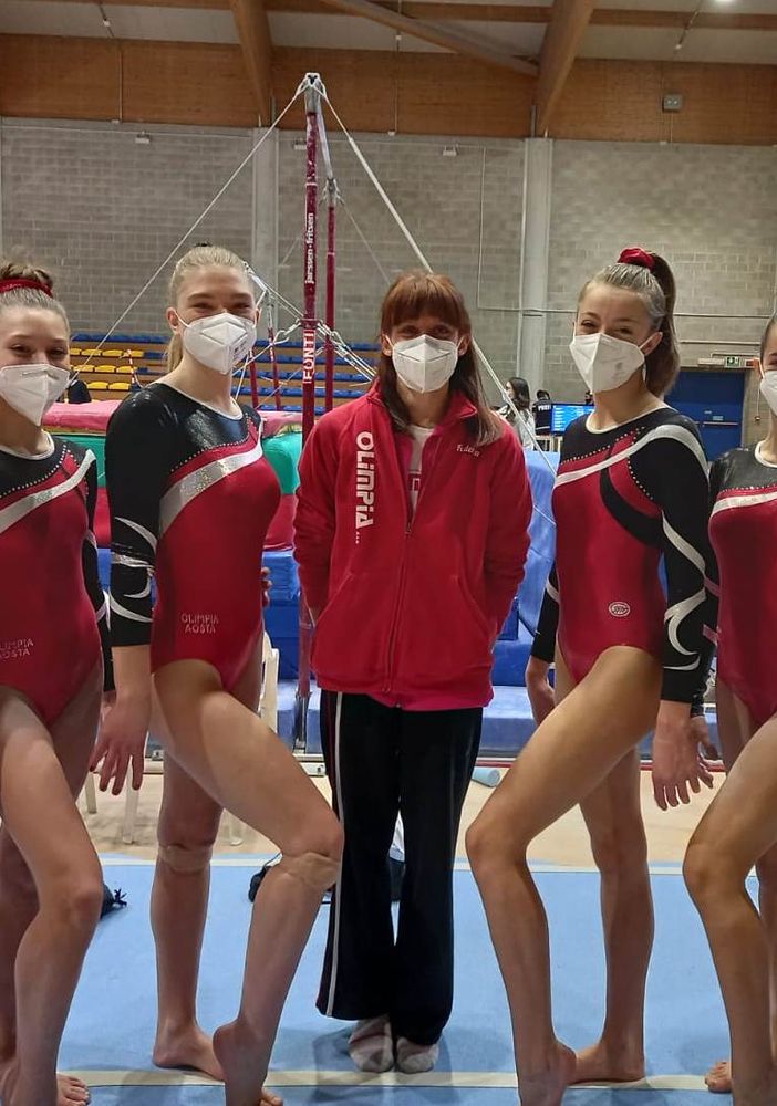 Da sn Serena Ramanzin, Sophie Graziano, Nicole Sammartino, l’istruttrice Federica Vinante, Beatrice Morra Di Cella, Luna Katana e Emma Viérin