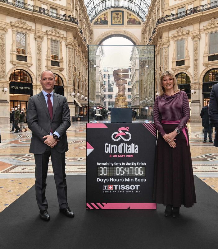 Da sinistra: Paolo Bellino, Amministratore Delegato e Direttore Generale di RCS Sport, Stefano Carrara, Brand Manager Tissot Italia, Roberta Guaineri, Assessora al Turismo e allo Sport del Comune di Milano, e Antonio Rossi, Sottosegretario ai Grandi Eventi Sportivi