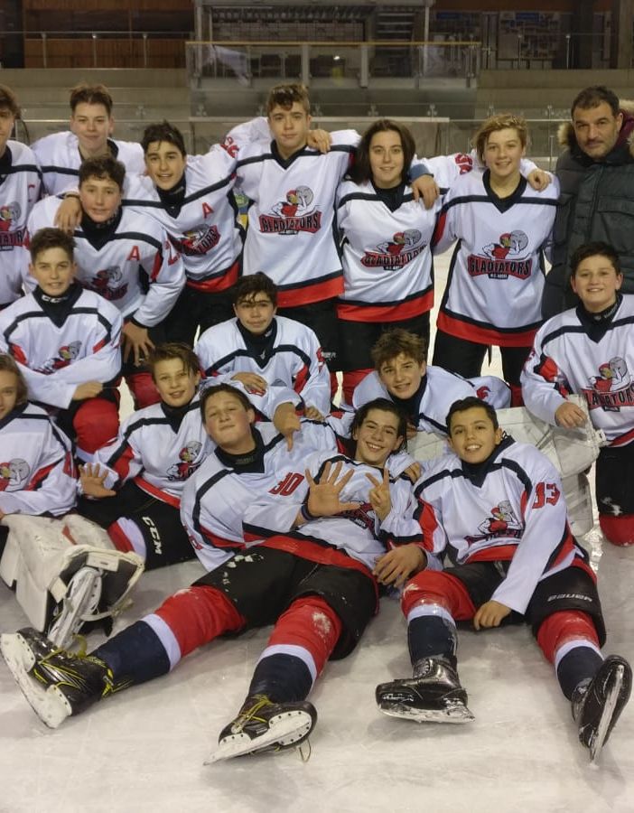 Hochey ghiaccio: U 15;  I Gladiator surclassano i pari età del Renon