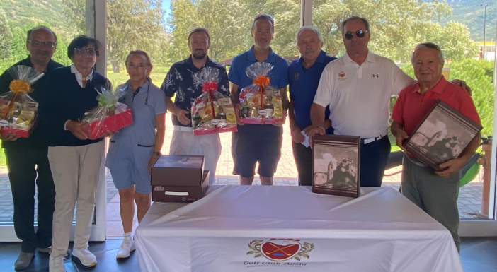 Nella foto da sinistra: Domenico Scopacasa, Antonietta Mestieri, Marinella Bellinvia, Andrea Vallet Mantellino, Roberto Rossi, Dario Come’ (presidente) Edi Avoyer, Enzo Spelgatti.