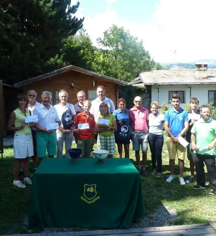 Da sn: Mariella Vallet, Franco Marguerettaz, Rolando Real, Pier Giorgio Gagliardi, Edi Avoyer (Presidente), Lorenzo Bottoglia, Gabriele Bottoglia, Susy Cuneaz, Elisa Vitton Mea, Paolo Bringhen, Marisa Rey, Giulio Scopacasa, Xavier Avoyer, Ivo Letey, Ennio Abram