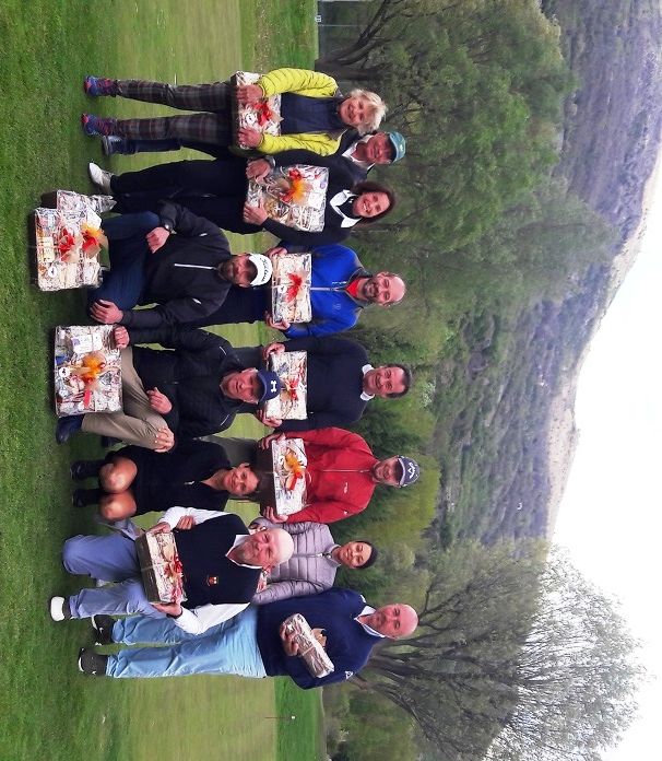 In alto da sinistra Giulia Coquillard, Alessandro Arese, Denise Scotti, Michele Montani, Sandro Laval, Jeanluc Comé, Sakina Ait Belabbess, Stefano Bianchi.