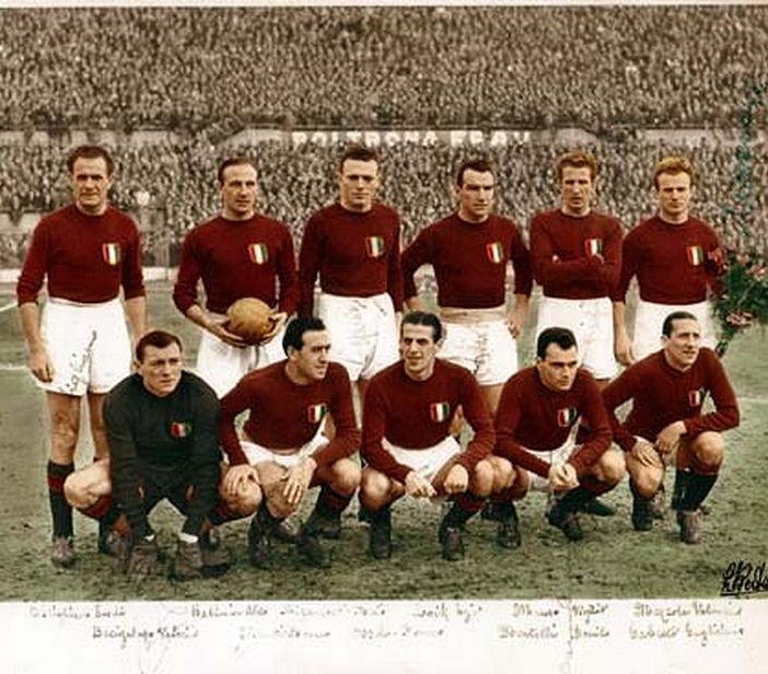 La squadra del Grande Torino (immagine da Wikipedia)