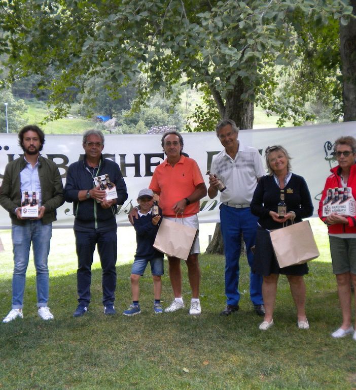 Da sn: Talamucci Tommaso, Girivetto Federico, Girivetto Danilo, Lorenzo Vecchio (bambino), Carlo Vecchio, Jon Gabriele, Martini Rosa, Putetto Danila e Pellegrino Marco.