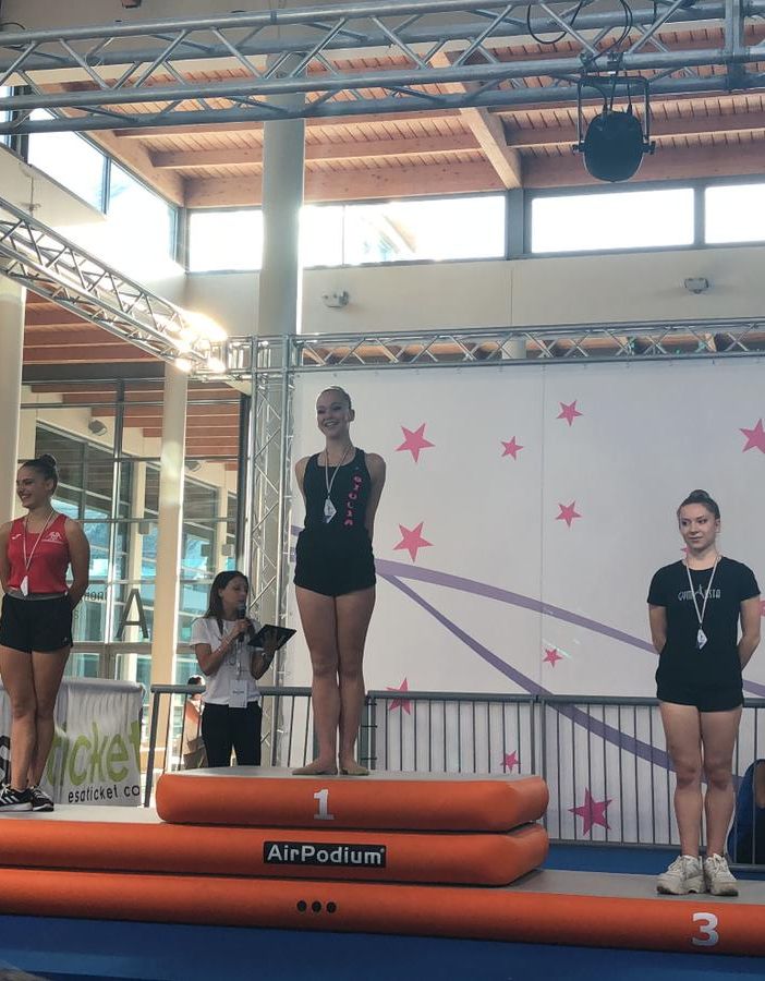 Giorgia LUcarelli sul podio