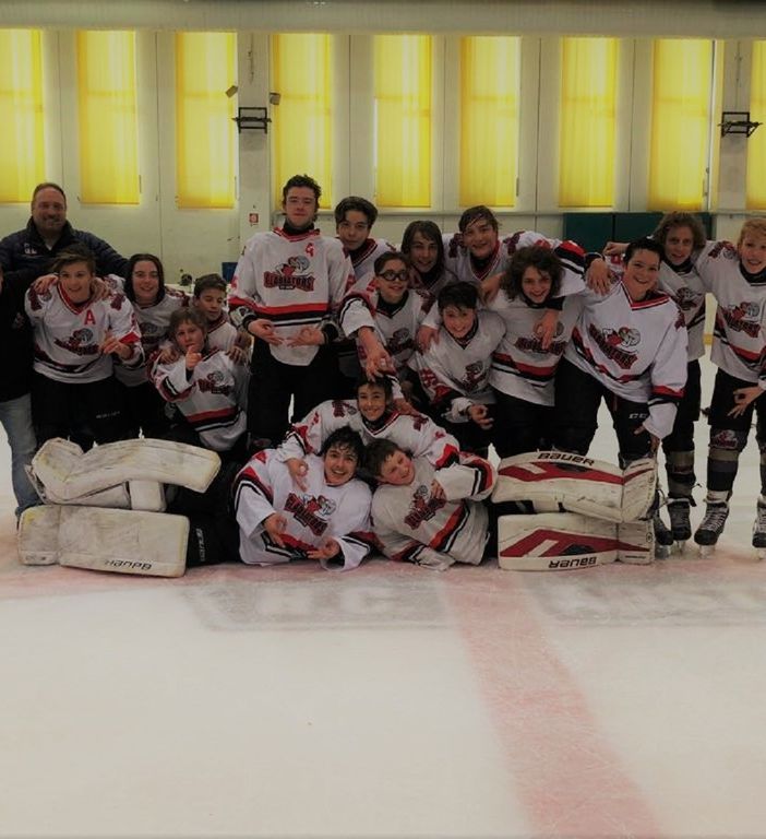 Hockey ghiaccio: I Gladiators U 15 Under 15 conquistano la Coppa 3 Regioni. Prima squadra domina in terra Svizzera