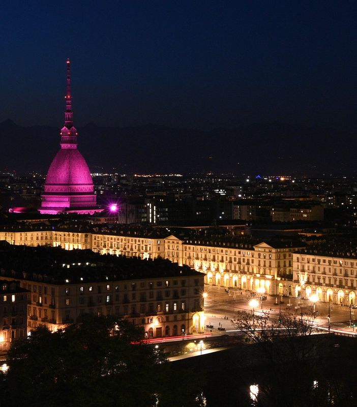DA TORINO A MILANO, LE CITTÀ DEL GIRO ILLUMINATE DI ROSA