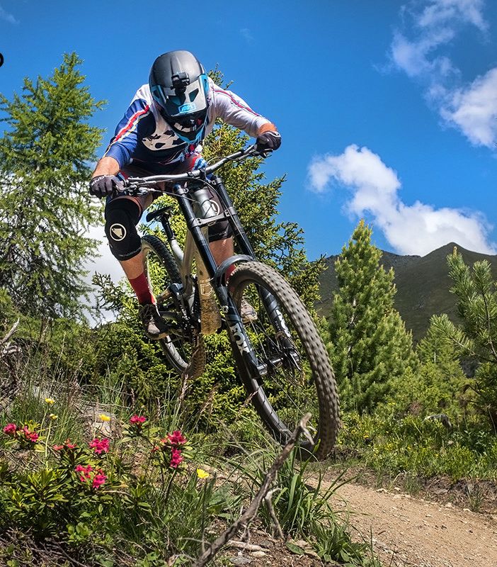 Ciclismo: Tanti rider a provare il tracciato della tappa finale dell’Ixs Downhill Cup di Pila