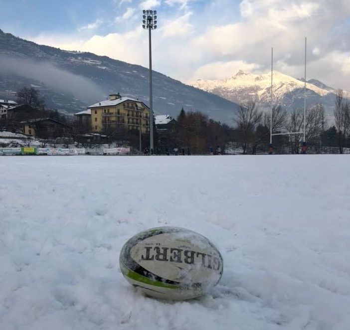 Neanche la neve ha fermato i gialloneri (immagine tratta dal profilo Fb dello Stade Valdotain)