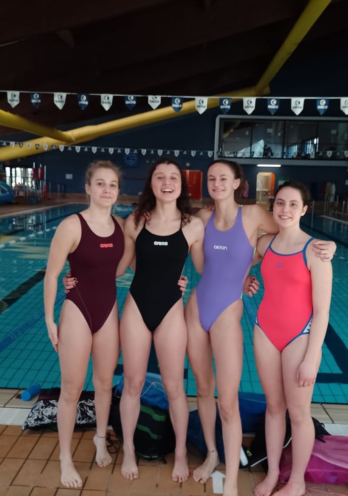 La staffetta Juniores, da sx Lin Pigliacelli, Alice Aldini, Nicole Louvin e Gaia Valenti