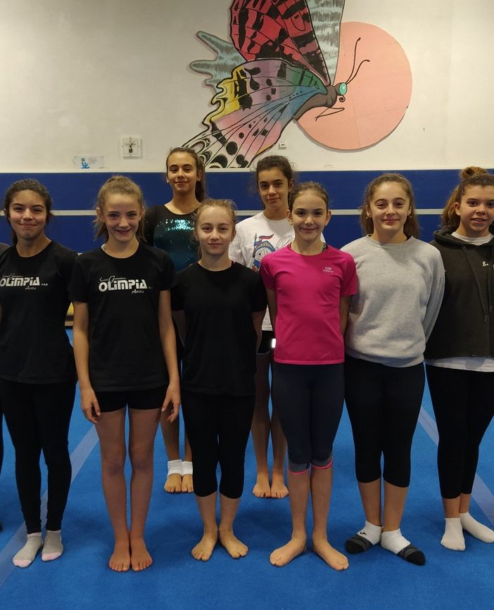 Alcune delle ginnaste dell’Olimpia in gara questa domenica: Annika Gérard, Giada De Gaetano, Serena Molinari, Rebecca Sergi, Elisa Raso, Alessandra Fiscella, Nicole Désandré, Giulia Barbato, Sara Del Monte e Nicole Trevisan