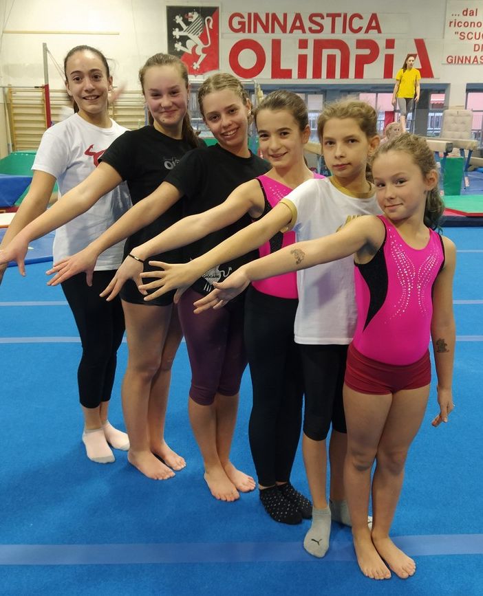 Giulia Chiumello, Jolie Ricca, Francesca Garetta, Alice Esposito, Adelina Bulat e Annalucia Tosi