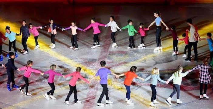Oltre lo Specchio&quot;: Spettacolo di Pattinaggio ad Aosta con Campioni Nazionali