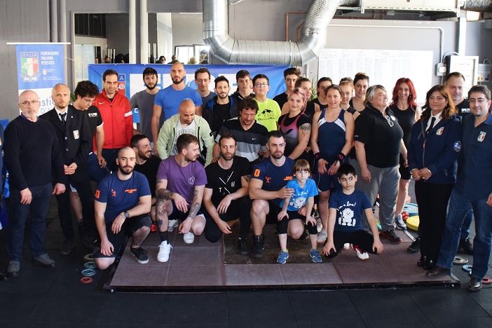 Gruppo atleti e dirigenti