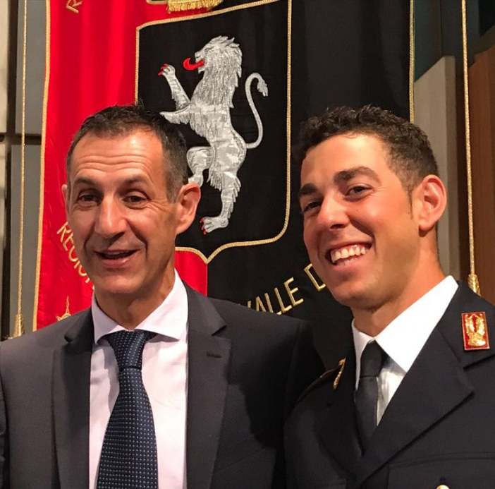 L'Assessore Claudio Restano con il poliziotto Federico Pellegrino