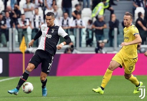 Calcio: Juve, disfatta totale, l'Atalanta travolge i bianconeri, ciao Coppa Italia