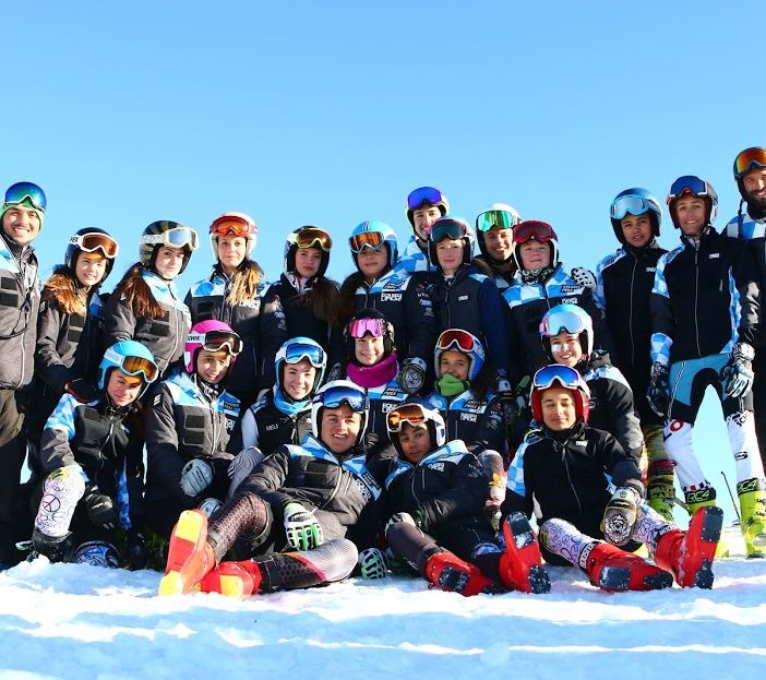 La squadra dell'Equipe Limone in allenamento a Limone Piemonte nei giorni scorsi