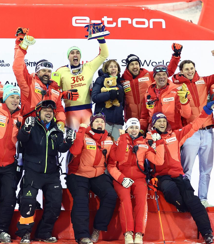 Gli atleti di SWISS-SKI preparano WENGEN sulle piste  di Weissmatten - Gressoney-Saint-Jean