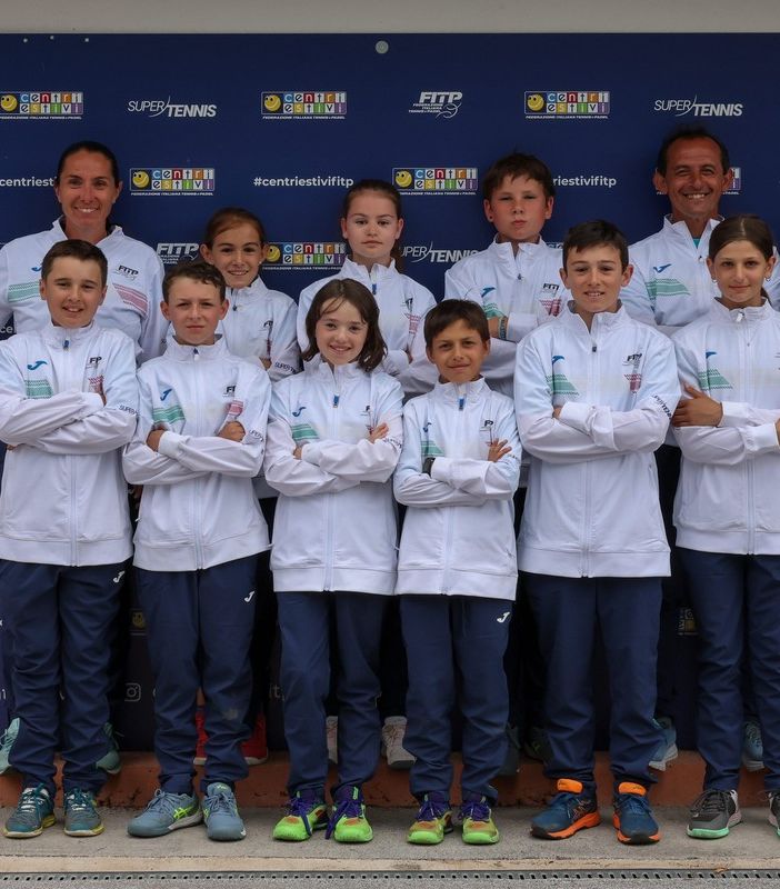 La formazione della Valle d'Aosta con da sn: dietro Nathalie Viérin, Claire Susanna, Gaia Morsia, Francesco Miele, Fabio Paonessa. Da sn: davanti Etienne Montegrandi, Oliviero Pretti, Angeline Bionaz, Marco Chiucchiurlotto, André Susanna, Sara Boccato, il Tecnico Federale Maurizio Calcagno La formazione della Valle d'Aosta con da sn: dietro Nathalie Viérin, Claire Susanna, Gaia Morsia, Francesco Miele, Fabio Paonessa. Da sn: davanti Etienne Montegrandi, Oliviero Pretti, Angeline Bionaz, Marco Chiucchiurlotto, André Susanna, Sara Boccato, il Tecnico Federale Maurizio Calcagno