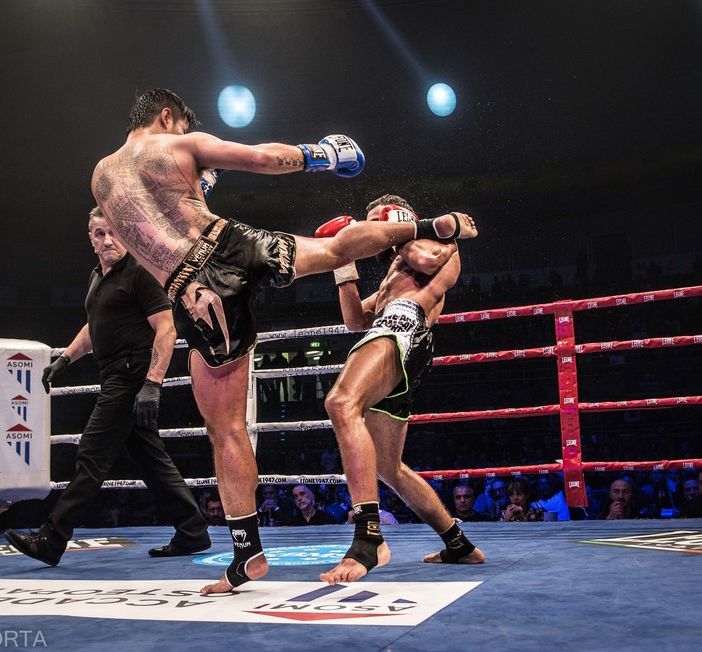Thay box: Chingiz Allazov piega Sudsakorn Sor Klinmee