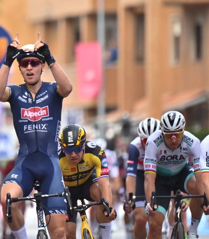 GIRO D'ITALIA - COMUNICATO STAMPA 	 9 MAGGIO 2021  TIM MERLIER VINCE LA TAPPA 2 DEL GIRO D’ITALIA  FILIPPO GANNA ANCORA IN MAGLIA ROSA