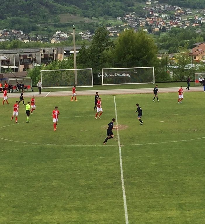 Un fase di gioco nel primo tempo della partita