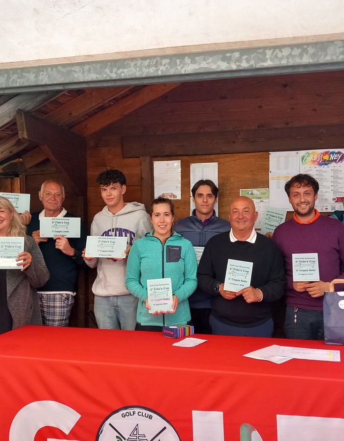 Da sx a dx: Isabella Frare (sponsor), Dimitri Pregnolato (dietro), Alessandra Majorana, Cena Pierfranco, Filippo Torchio, Nicole Follioley, Lorenzo Bonatti (dietro), Giulio e Federico Girivetto, Andrea Bonatti (direttore), Fabio Fedi.