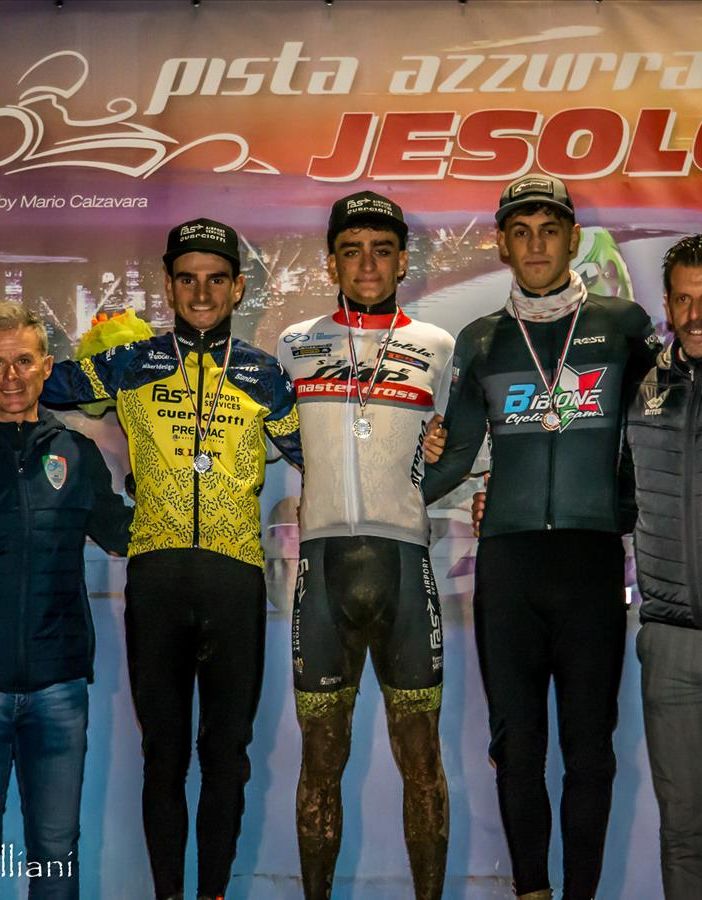Ciclismo: I fratelli Agostinacchio dominano il GP Internazionale di Jesolo