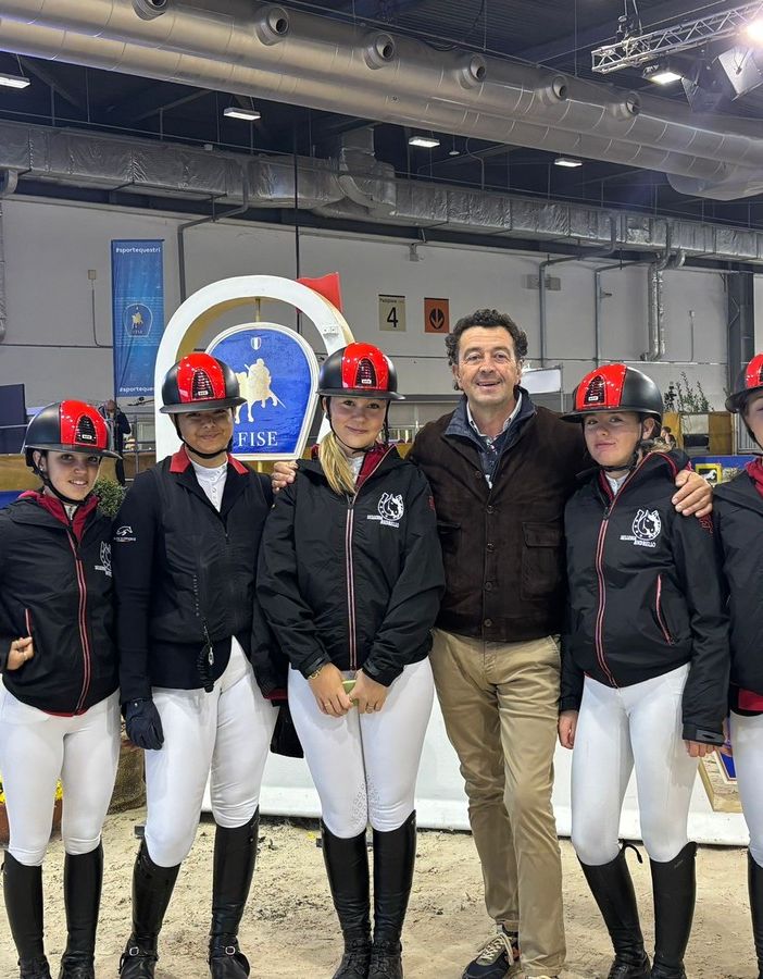 Da Sx: Squadra Valle d'Aosta - Sofia Bono, Sara Sangiovanni, Sofia Delzotto, Andrea Piccolo, Letizia Parola, Maria Sole Poma.