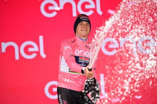BuonGiro Speciale. Il bilancio con il direttore Mauro Vegni: &quot;L'uscita di Evenepoel è difficile da digerire, situazione Covid che rischia di fare 'stragi' anche nelle prossime tappe&quot;
