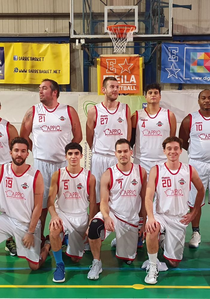 Il Rouge et Noir 'stretto' fra il presidente, Vincenzo Albanese e il coach, Fausto Renna
