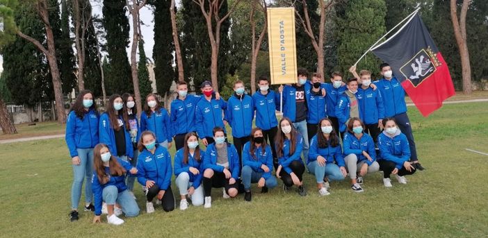 La rappresentativa valdostana a Forlì. La prima a sinistra in primo piano Carlotta Minuzzo La rappresentativa valdostana a Forlì. La prima a sinistra in primo piano Carlotta Minuzzo