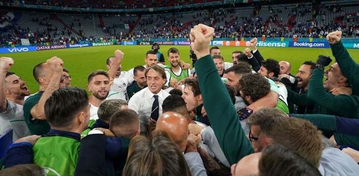 Mancini: “Siamo stati straordinari, ma la strada è ancora lunga”. Bonucci: “Stiamo diventando grandi” Mancini: “Siamo stati straordinari, ma la strada è ancora lunga”. Bonucci: “Stiamo diventando grandi”