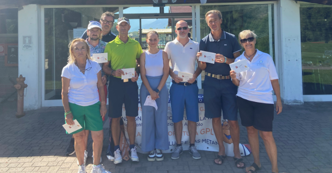 Nella foto da sinistra Marinella Bellinvia, Andrea Vallet, Michel Gal, Massimiliano Cadin, Michelle Avoyer (segretaria), Gilles Personnettaz, Roberto Rossi, Maria Francesca Invernizzi