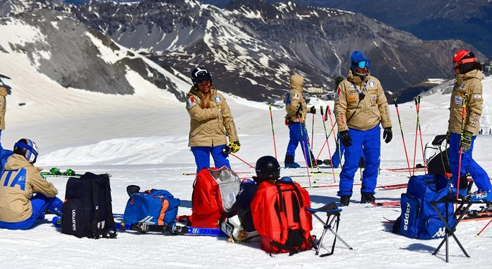 Sci: Ultimi giri per le slalomiste a Cervinia prima della partenza per Levi