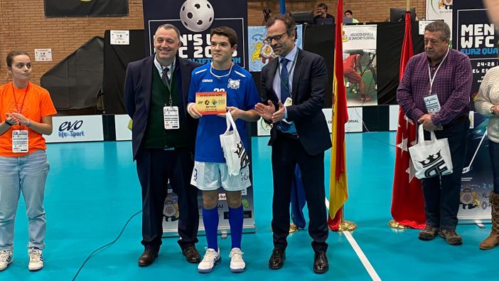 Marco Giacosa premiato come Man of the Match, premio consegnato dagli ambasciatori italiani in Spagna Marco Giacosa premiato come Man of the Match, premio consegnato dagli ambasciatori italiani in Spagna
