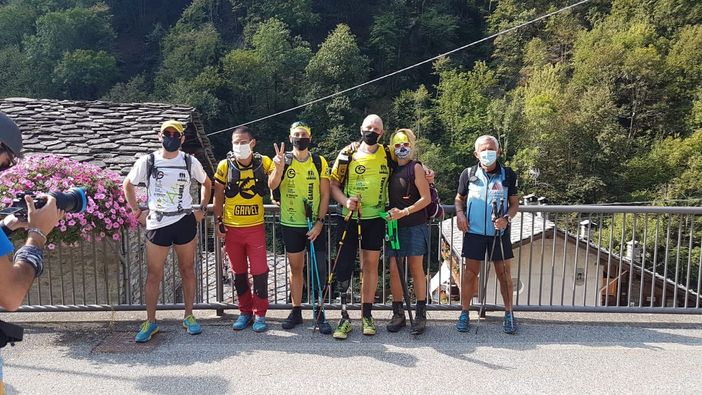 Massimo Cavenago con la sua staffetta appena arrivato a Pontboset Massimo Cavenago con la sua staffetta appena arrivato a Pontboset