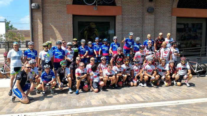 Ciclismo: Folta delegazione valdostana alla ‘Nove colli’ di Cesenatico Ciclismo: Folta delegazione valdostana alla ‘Nove colli’ di Cesenatico