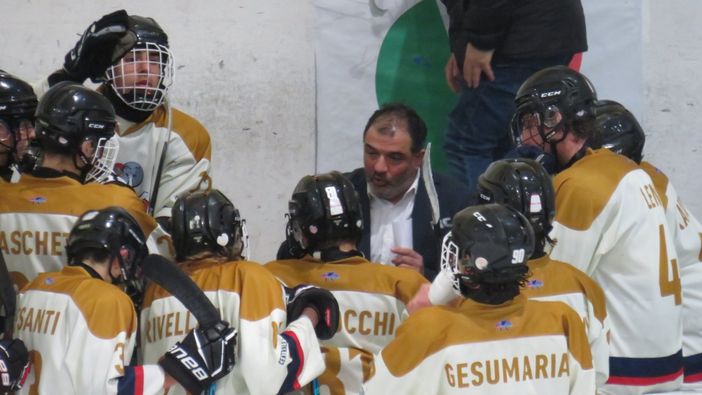 Hochey su ghiaccio: Gladiators Aosta, l'under 17 vince la semifinale di andata dei playoff