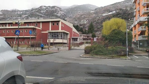 AVVISO PER L’ASSEGNAZIONE IN USO DI SPAZI NEGLI IMPIANTI SPORTIVI COMUNALI E NELLE PALESTRE SCOLASTICHE AVVISO PER L’ASSEGNAZIONE IN USO DI SPAZI NEGLI IMPIANTI SPORTIVI COMUNALI E NELLE PALESTRE SCOLASTICHE