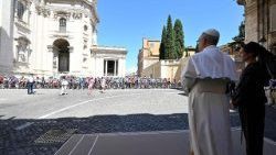 Il Papa ai corridori del Giro d'Italia: siete un modello per i giovani del mondo Il Papa ai corridori del Giro d'Italia: siete un modello per i giovani del mondo