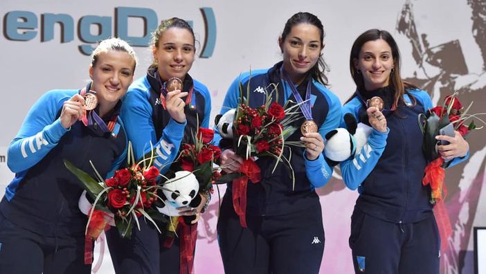 Coppa del mondo di spada femminile: Isola e Clerici terze nella prova a squadre a Chengdu Coppa del mondo di spada femminile: Isola e Clerici terze nella prova a squadre a Chengdu