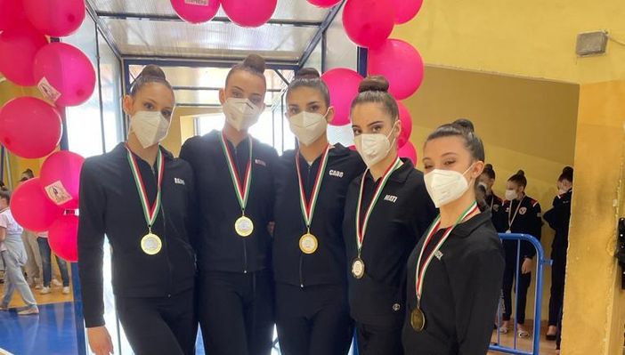 Ginnastica: Alessia Toscano vince con la ritmica piemonte al campionato Insieme Gold Ginnastica: Alessia Toscano vince con la ritmica piemonte al campionato Insieme Gold