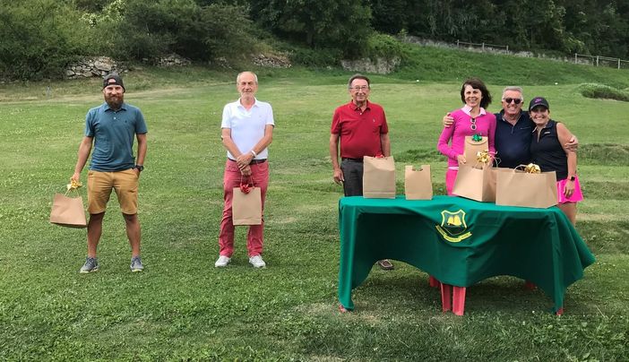 da sx Meggiolaro Simone, Gagliardi Pier Giorgio, Farcoz Riccardo, Vallet Mariella, nieroz Guido, Rey Francesca da sx Meggiolaro Simone, Gagliardi Pier Giorgio, Farcoz Riccardo, Vallet Mariella, nieroz Guido, Rey Francesca